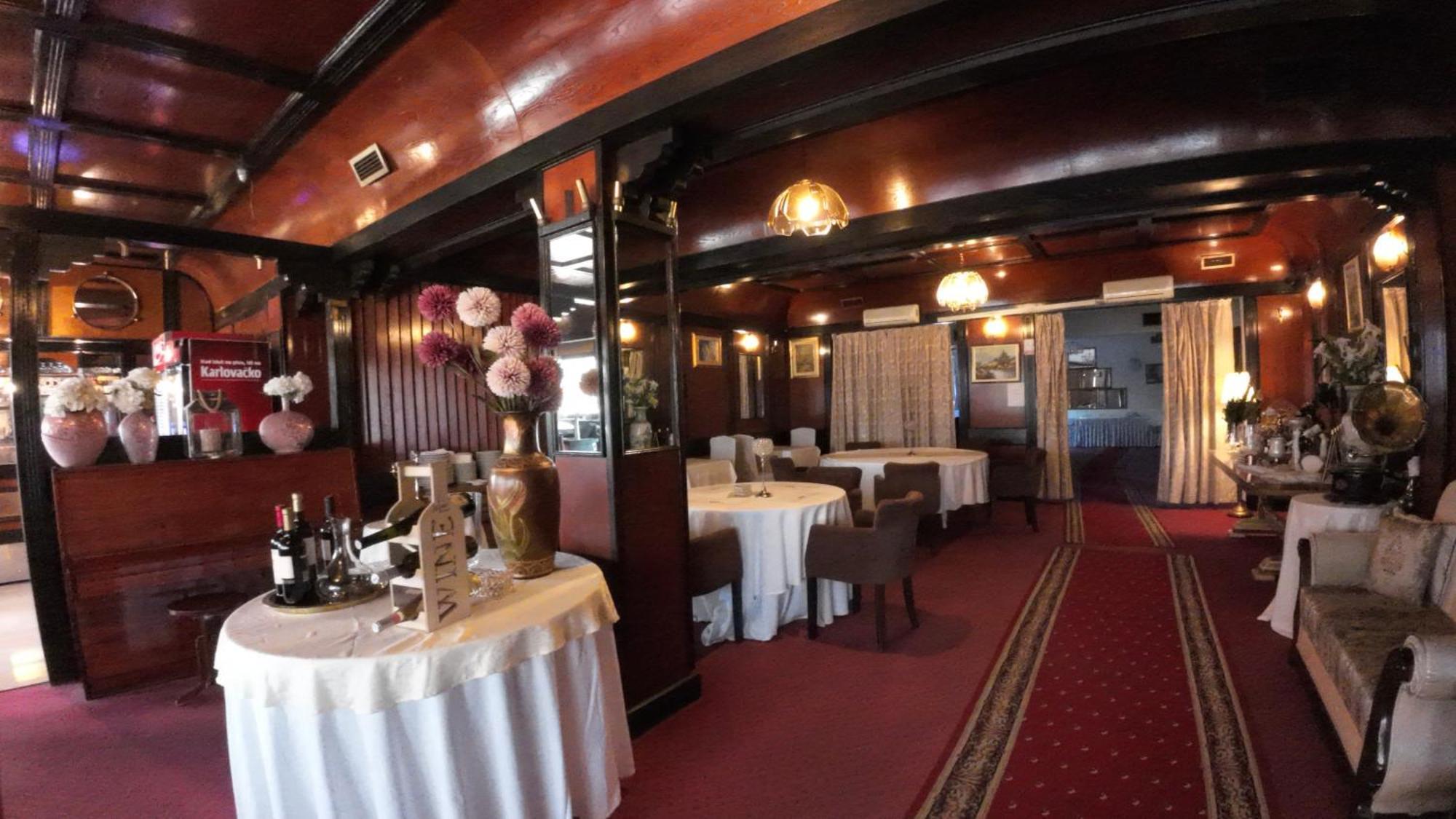 Hotel Martini Zagreb Hotel And Restaurant Sesvete Kültér fotó